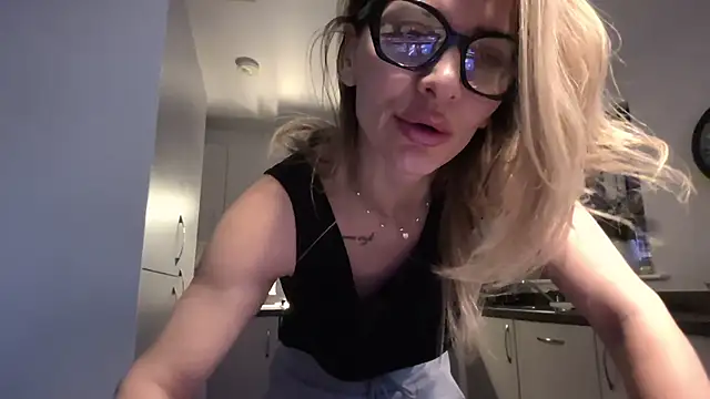 SweetMonicaUK online show from 02-06-26, 09:45