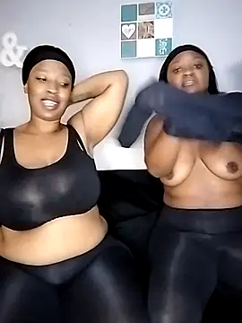 Snapshot of TheDoubleTrouble18xxx chatting on 03-19-25, 07:17 TheDoubleTrouble18xxx online show from 03-19-25, 07:17