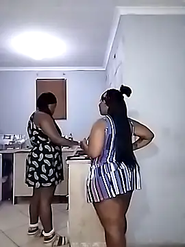 Snapshot of TheDoubleTrouble18xxx chatting on 11-14-25, 08:40 TheDoubleTrouble18xxx online show from 11-14-25, 08:40