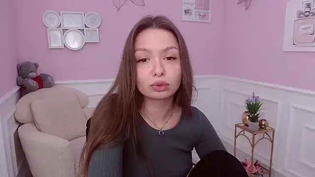 LucySkilar online show from 12-10-24, 06:22