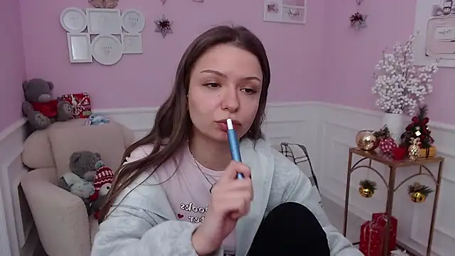 LucySkilar online show from 01-06-26, 06:39