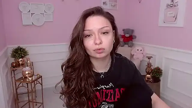 LucySkilar online show from 03-05-26, 05:36