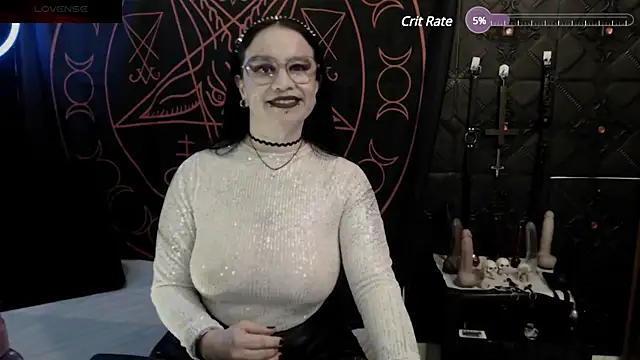 Snapshot of Evil_Queen_666 chatting on 12-12-24, 08:36 Evil Queen 666 online show from 12-12-24, 08:36