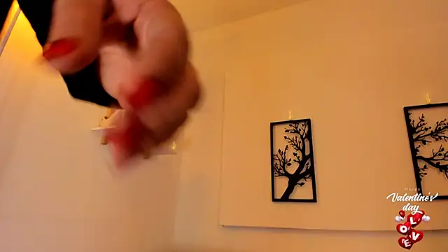 Snapshot of leslie_k chatting on 02-15-25, 04:47 leslie k online show from 02-15-25, 04:47