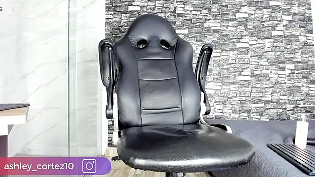 ashley crotez online show from 03-17-25, 03:36