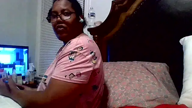 ebonyred online show from 04-13-26, 12:38