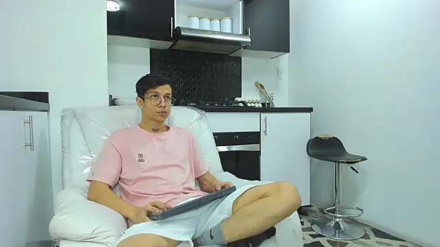 AgarEvans online show from 12-15-24, 05:45