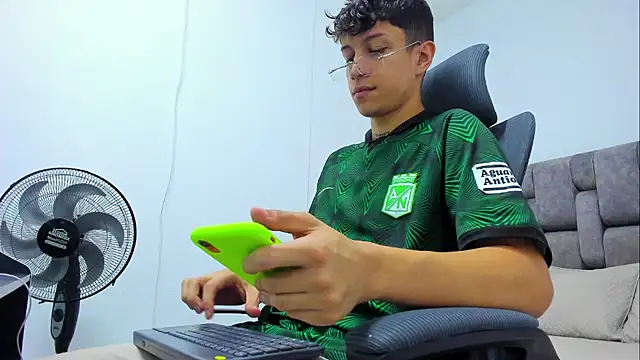 AgarEvans online show from 01-13-25, 03:56