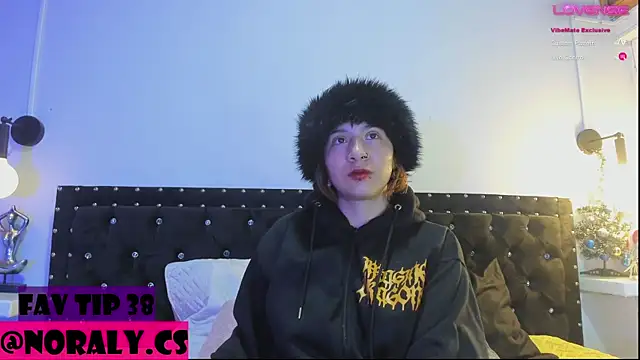 Snapshot of hey_noraly chatting on 12-02-25, 04:07 hey noraly online show from 12-02-25, 04:07