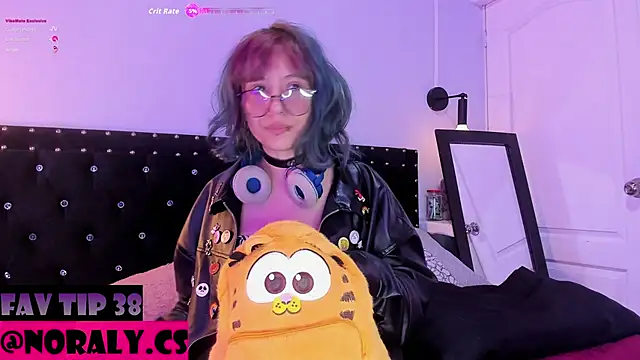 Snapshot of hey_noraly chatting on 04-18-26, 04:16 hey noraly online show from 04-18-26, 04:16