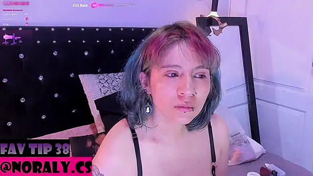 Snapshot of hey_noraly chatting on 04-21-26, 04:19 hey noraly online show from 04-21-26, 04:19