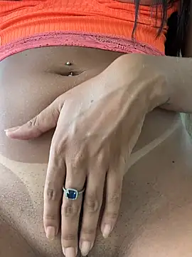 Francielediass online show from 02-25-26, 06:50