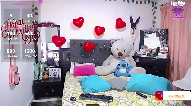 Snapshot of Pocahontaslovex chatting on 02-14-25, 03:15 Pocahontaslovex online show from 02-14-25, 03:15