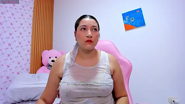 Snapshot of Soyqueen chatting on 05-30-26, 03:25 Soyqueen online show from 05-30-26, 03:25