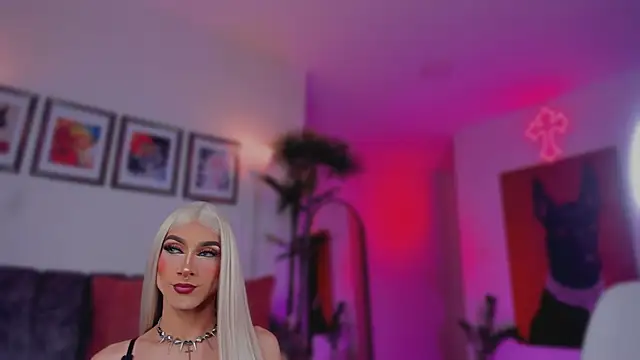 Snapshot of Taylor__foxxx chatting on 11-20-25, 05:18 Taylor foxxx online show from 11-20-25, 05:18