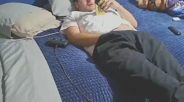 Snapshot of bwcalexander chatting on 01-01-25, 06:37 bwcalexander online show from 01-01-25, 06:37