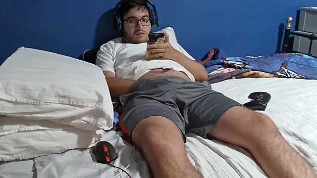 Snapshot of bwcalexander chatting on 09-12-25, 01:49 bwcalexander online show from 09-12-25, 01:49