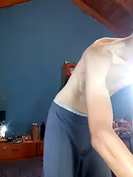 Snapshot of takumysexy chatting on 02-17-25, 05:43 takumysexy online show from 02-17-25, 05:43