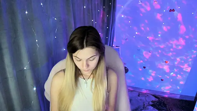 Sweet me  online show from 11-20-25, 01:22