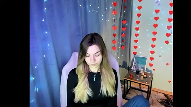 Sweet me  online show from 03-13-26, 06:42