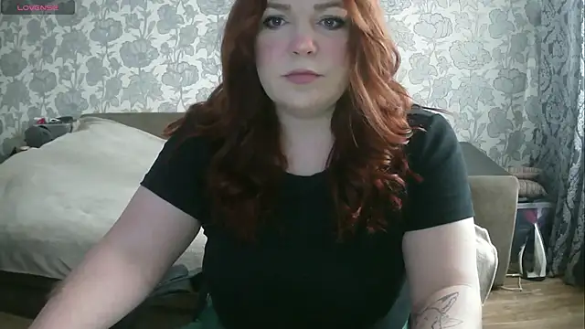 Snapshot of Sabrina_Poison chatting on 09-25-25, 07:01 Sabrina Poison online show from 09-25-25, 07:01