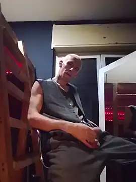 Snapshot of MillennialC0CK chatting on 11-26-25, 07:04 MillennialC0CK online show from 11-26-25, 07:04