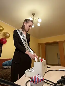 Snapshot of Crayzy_Luv chatting on 02-10-25, 05:30 Crayzy Luv online show from 02-10-25, 05:30