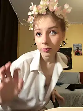 Snapshot of Crayzy_Luv chatting on 03-07-25, 08:55 Crayzy Luv online show from 03-07-25, 08:55