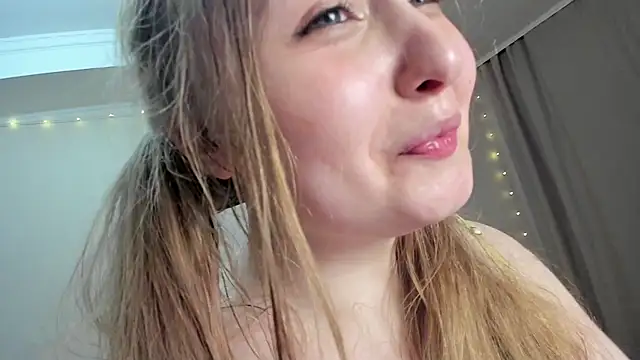 Snapshot of teencute chatting on 02-08-25, 09:13 teencute online show from 02-08-25, 09:13