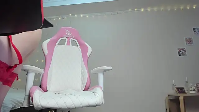 Snapshot of teencute chatting on 02-19-25, 05:27 teencute online show from 02-19-25, 05:27