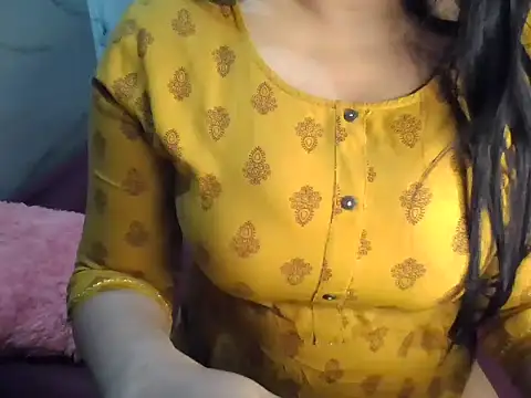 Snapshot of Trezza chatting on 05-16-26, 09:13 Trezza online show from 05-16-26, 09:13