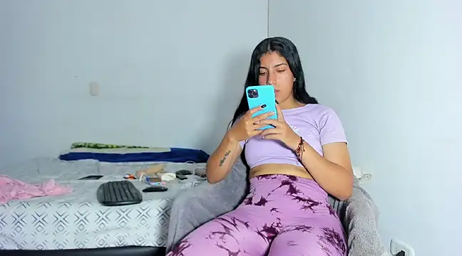 Snapshot of skinnyanai2 chatting on 12-18-24, 08:36 skinnyanai2 online show from 12-18-24, 08:36