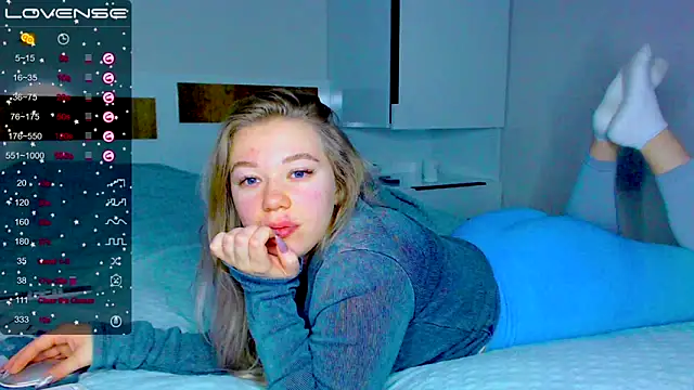 Snapshot of kitti_kaattt chatting on 12-13-24, 03:49 kitti kaattt online show from 12-13-24, 03:49