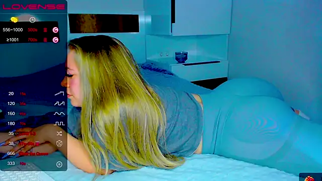 Snapshot of kitti_kaattt chatting on 11-29-25, 10:18 kitti kaattt online show from 11-29-25, 10:18