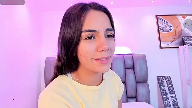 Snapshot of martina_mancini chatting on 10-31-25, 01:23 martina mancini online show from 10-31-25, 01:23