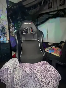 Snapshot of marleymaxwell chatting on 01-06-25, 04:58 marleymaxwell online show from 01-06-25, 04:58