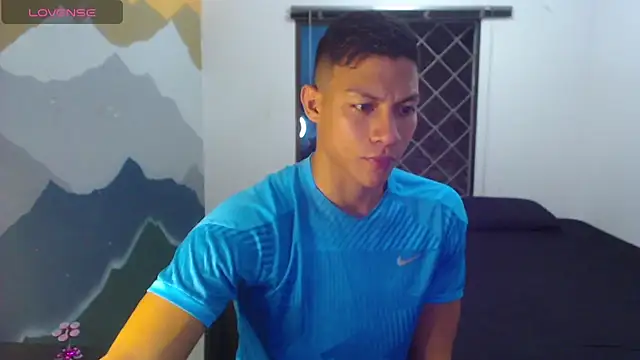 Snapshot of aalan_foxter chatting on 01-16-25, 04:07 aalan foxter online show from 01-16-25, 04:07