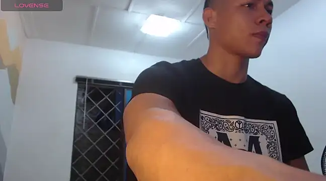 Snapshot of aalan_foxter chatting on 01-29-25, 03:01 aalan foxter online show from 01-29-25, 03:01