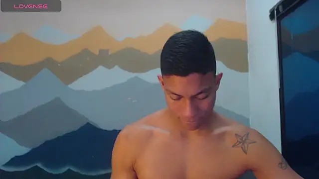 Snapshot of aalan_foxter chatting on 02-20-25, 08:17 aalan foxter online show from 02-20-25, 08:17