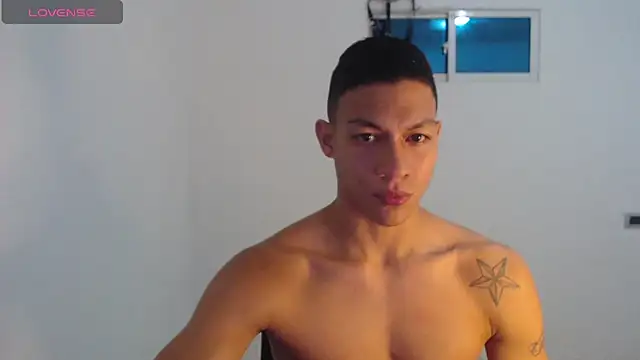 Snapshot of aalan_foxter chatting on 03-08-25, 03:39 aalan foxter online show from 03-08-25, 03:39