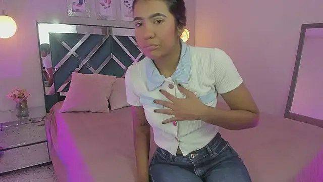 Snapshot of Miakhalifa_7 chatting on 03-22-25, 11:32 Miakhalifa 7 online show from 03-22-25, 11:32