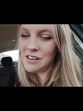 Snapshot of Cumonkatie chatting on 01-11-26, 01:27 Cumonkatie online show from 01-11-26, 01:27