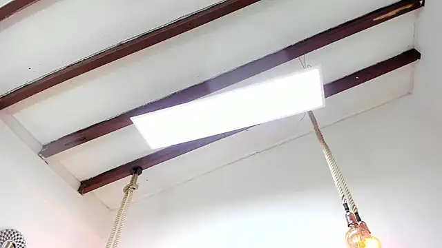 Oriana Guzman online show from 02-05-25, 12:38