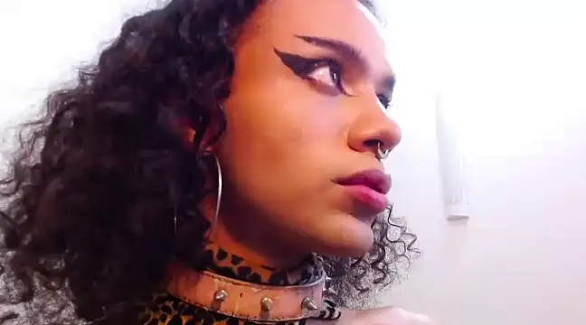 Snapshot of Foxy_Ella_ chatting on 02-28-25, 05:59 Foxy Ella online show from 02-28-25, 05:59