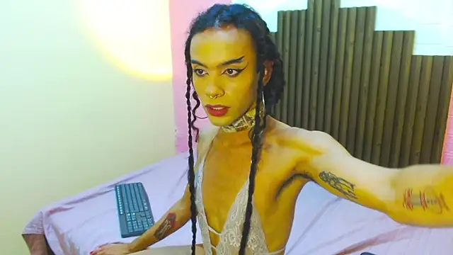 Snapshot of Foxy_Ella_ chatting on 03-18-25, 05:31 Foxy Ella online show from 03-18-25, 05:31