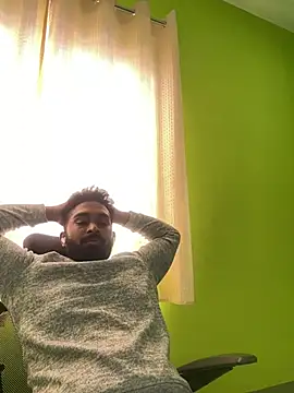 Snapshot of Handsomehunk_4U chatting on 12-11-24, 07:53 Handsomehunk 4U online show from 12-11-24, 07:53