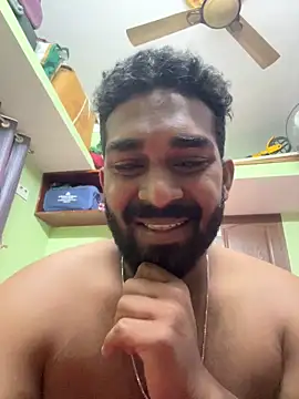 Snapshot of Handsomehunk_4U chatting on 12-22-24, 04:17 Handsomehunk 4U online show from 12-22-24, 04:17