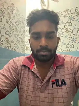 Snapshot of Handsomehunk_4U chatting on 01-27-25, 04:43 Handsomehunk 4U online show from 01-27-25, 04:43