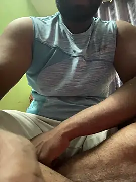 Snapshot of Handsomehunk_4U chatting on 02-02-25, 08:13 Handsomehunk 4U online show from 02-02-25, 08:13