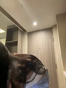 Snapshot of Aiko_Yumi chatting on 12-20-24, 06:45 Aiko Yumi online show from 12-20-24, 06:45